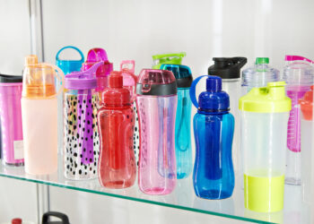 What are the consequences of not washing your reusable water bottle