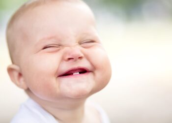 Baby Scarlet begins laughing uncontrollably